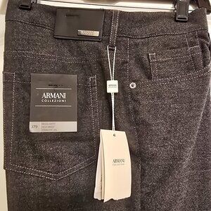 Brand new (tags) Women's Made in Italy Armani Collezioni Pants (size 31)